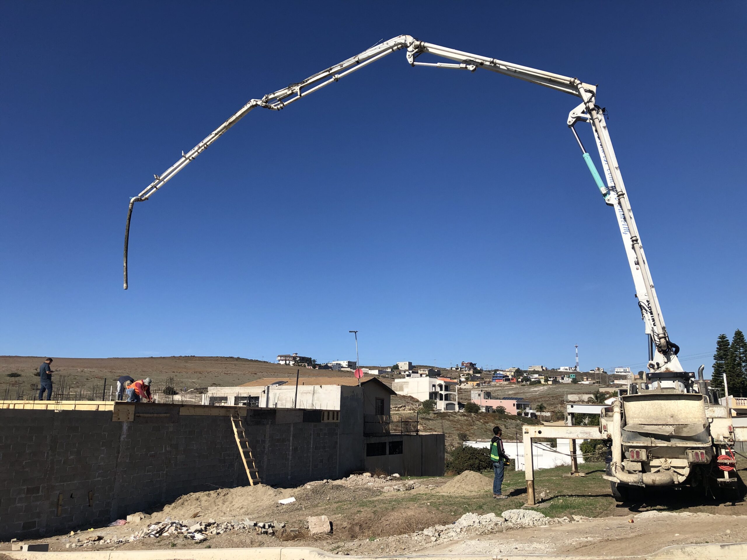 Construcción de obras por FR arquitectos con altos estándares de calidad, seguridad y mano de obra calificada en Baja California
